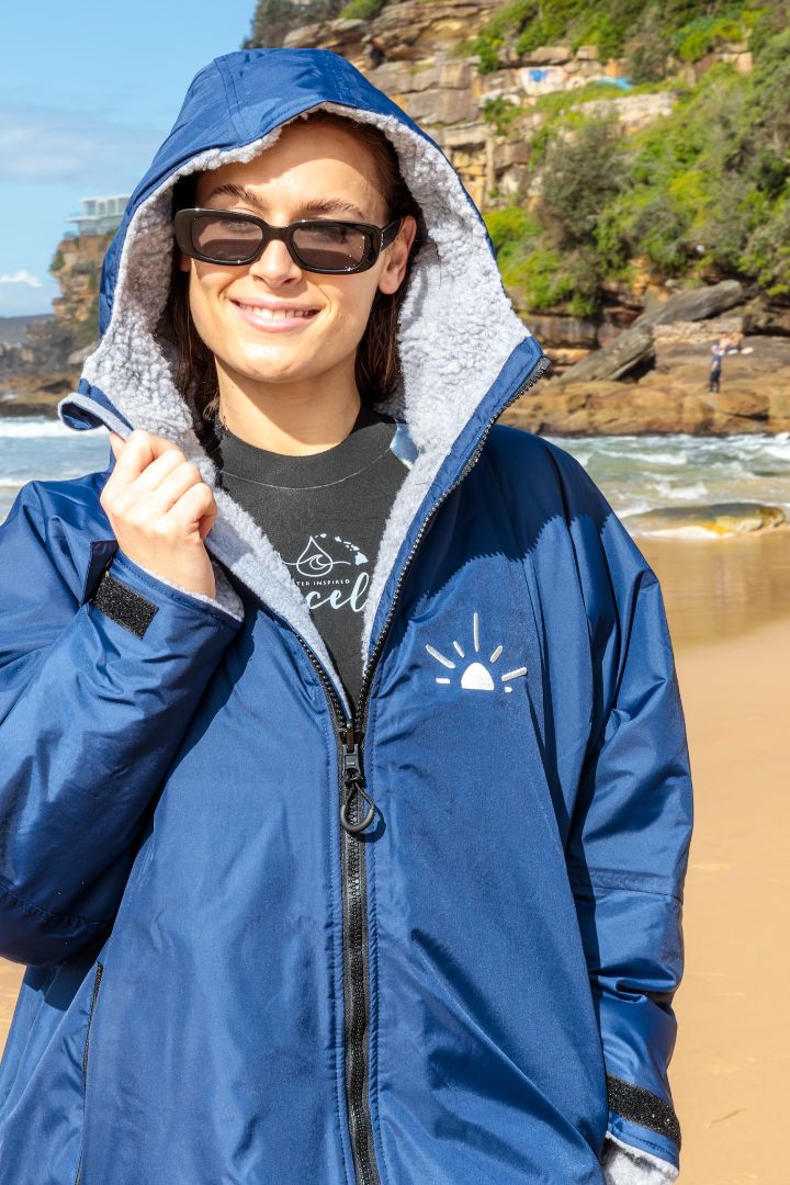  Toasty Navy weatherproof, cosy and multifunctional jacket for all outdoor activities. Fully lined with thick, soft, moisture wicking fleece that acts as a blanket to keep your core warm and dry even during the coldest winter months.