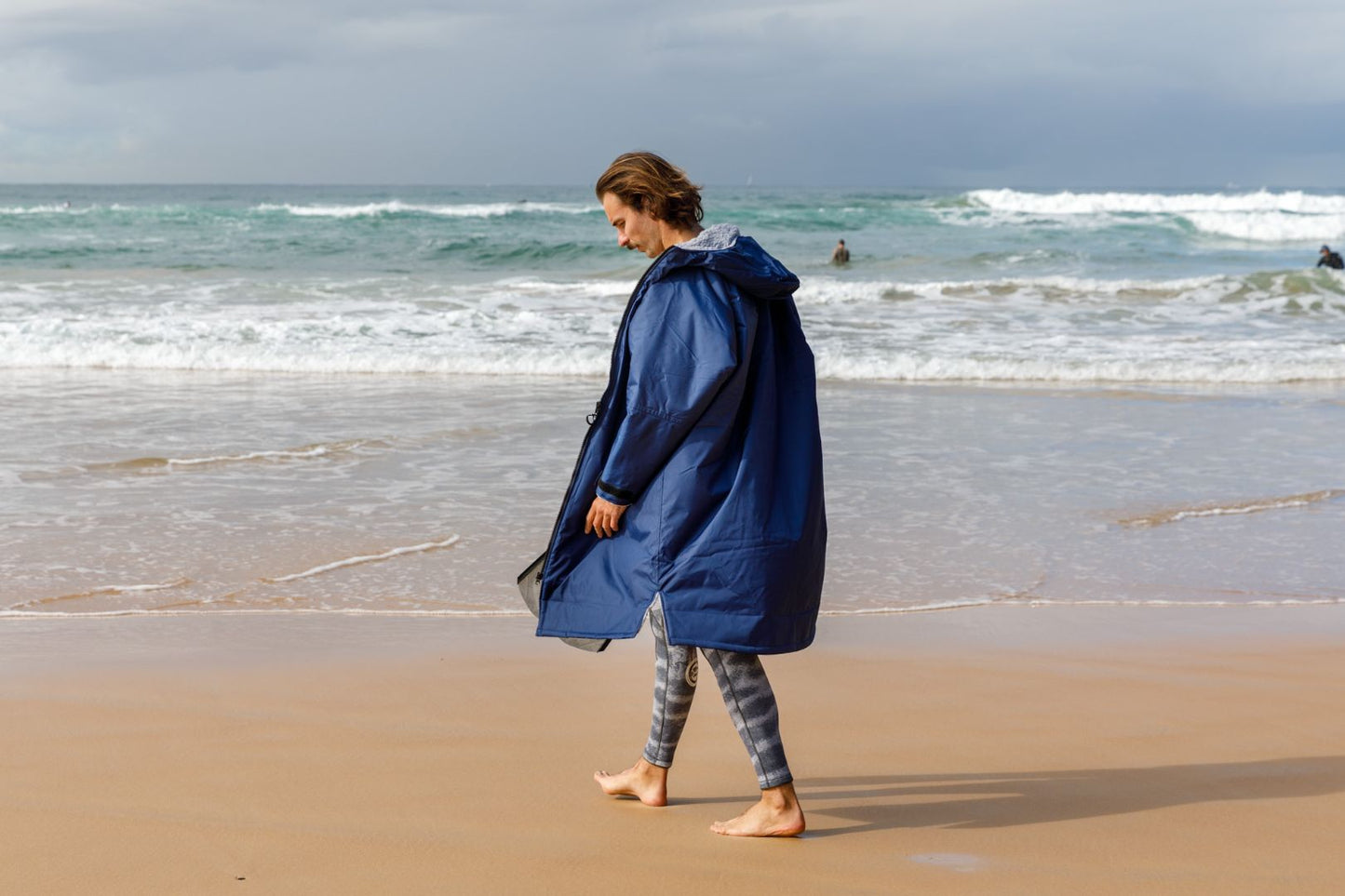 Toasty Navy weatherproof, cosy and multifunctional jacket for all outdoor activities. Fully lined with thick, soft, moisture wicking fleece that acts as a blanket to keep your core warm and dry even during the coldest winter months.