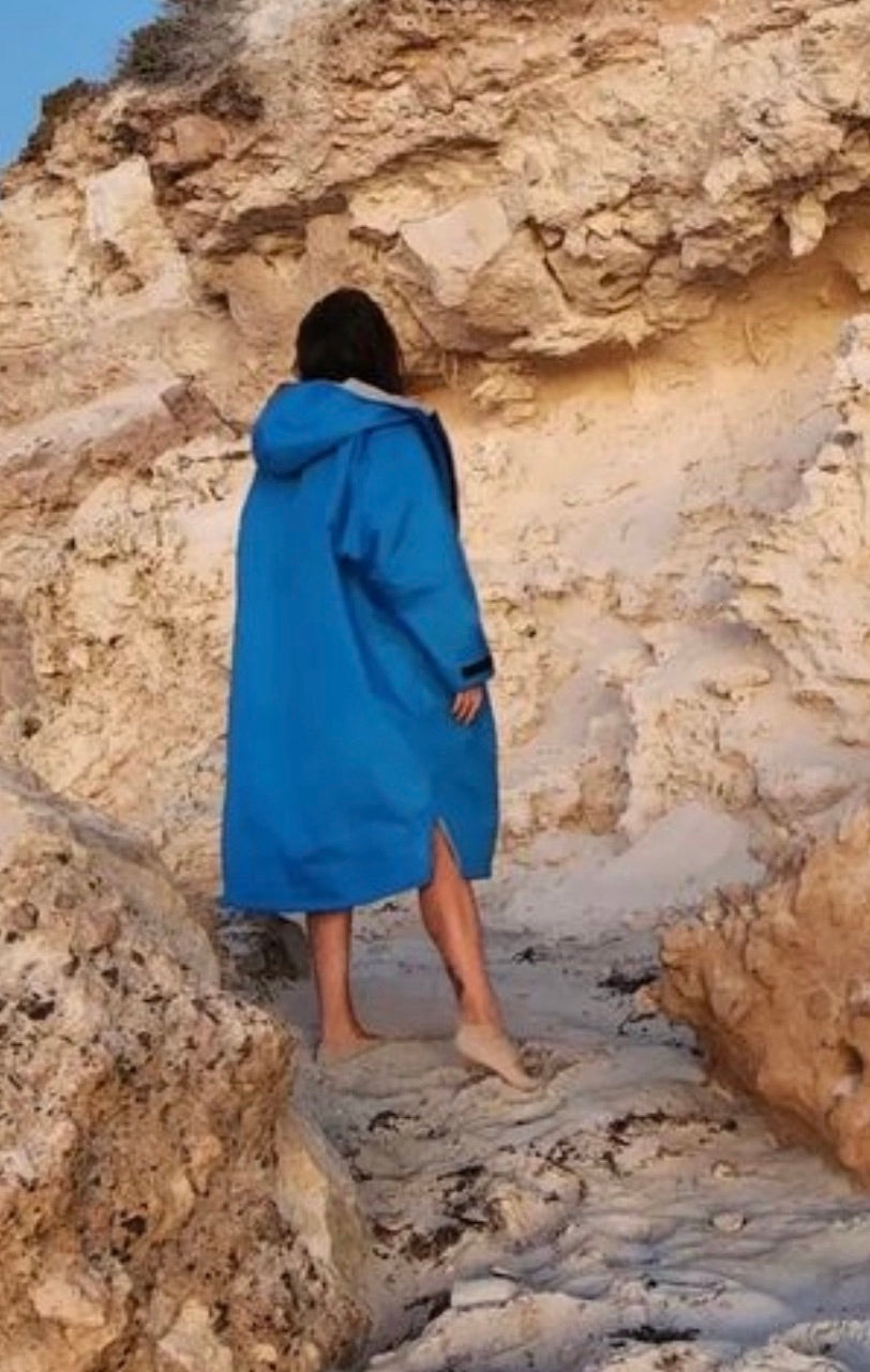 Toasty Life Australia aqua blue fleece lined weatherproof jacket change robe 